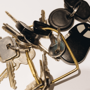 Photo d'un porte-clé illustrant l'article : La franchise sans local : une option moins coûteuse.