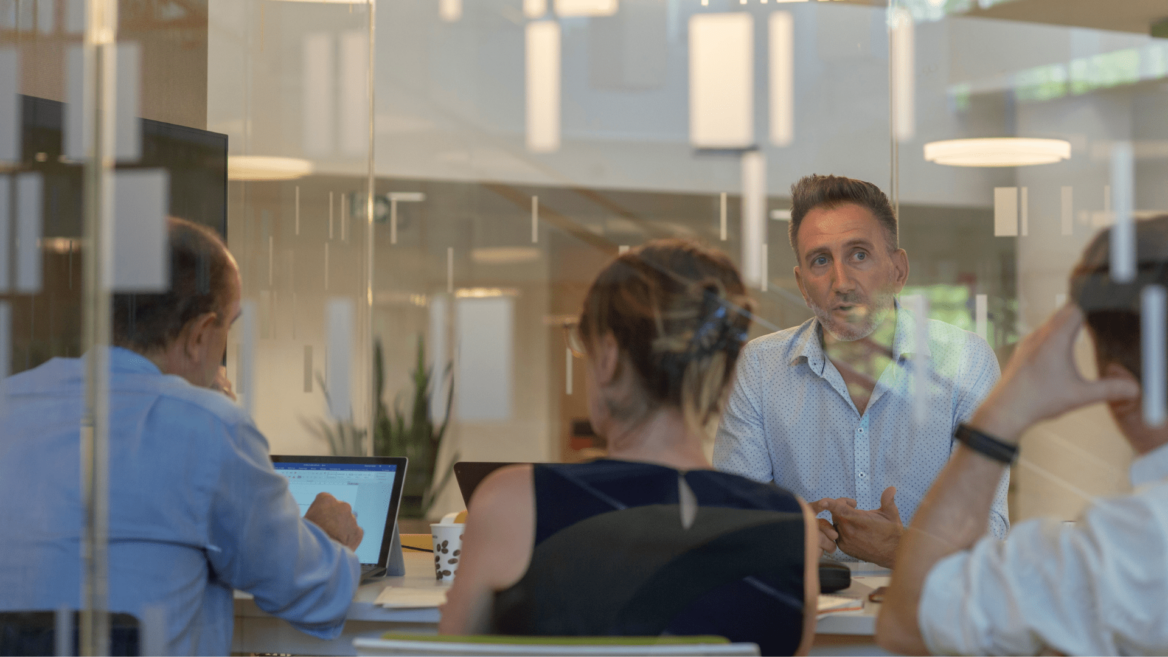 Richard Barone Dvore et ses équipes.