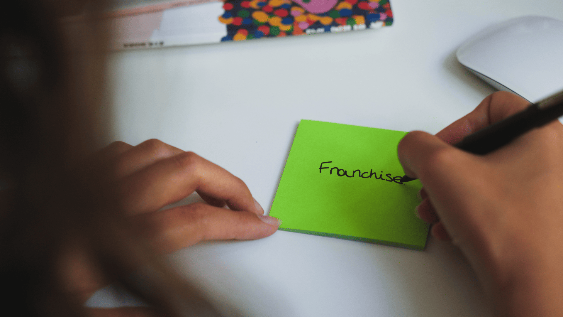 Un post-it pour illustrer 5 concepts originaux en franchise