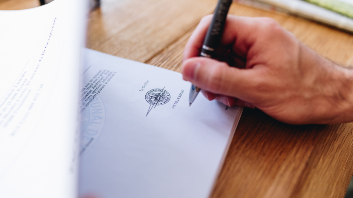 Les 5 clauses du contrat de franchise à connaître.