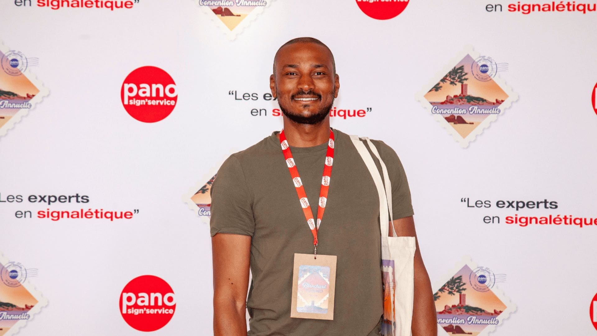 De la finance à la signalétique : le parcours inspirant de Blanchard, concessionnaire de PANO Nice Est !