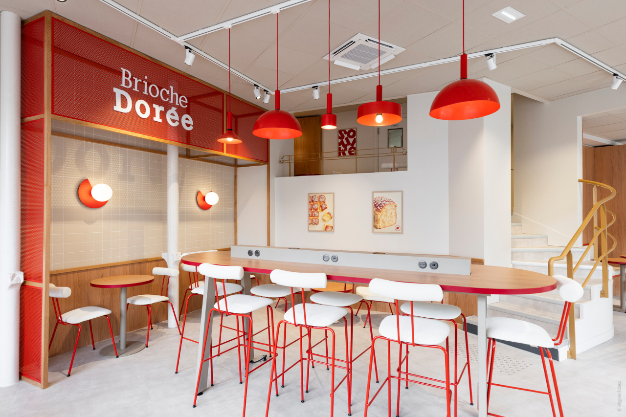 Brioche Dorée Paris Place de l'Opéra : vitrine de la transformation de l’enseigne