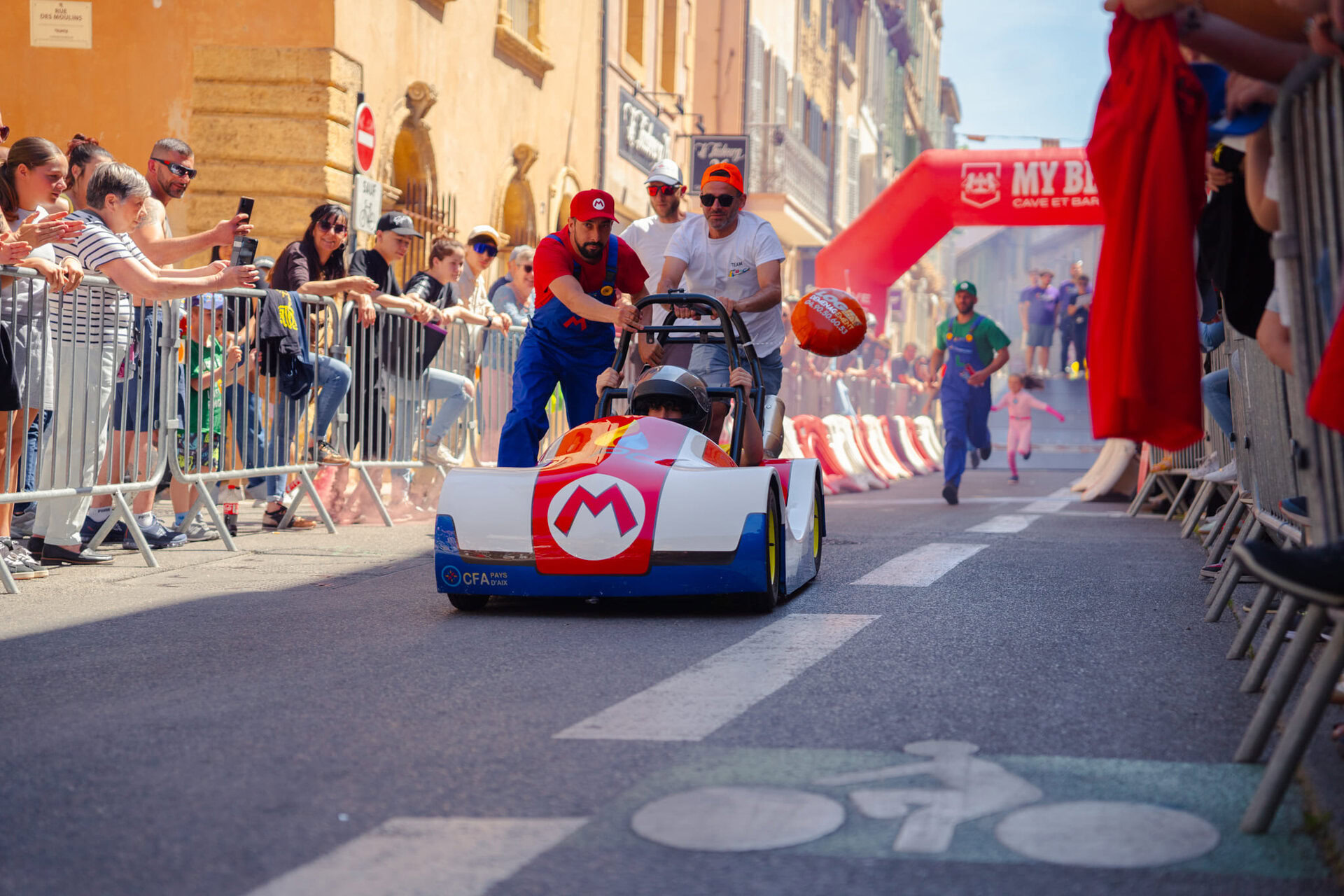 Salon-de-Provence à pleine vitesse avec The Crash Line 2025